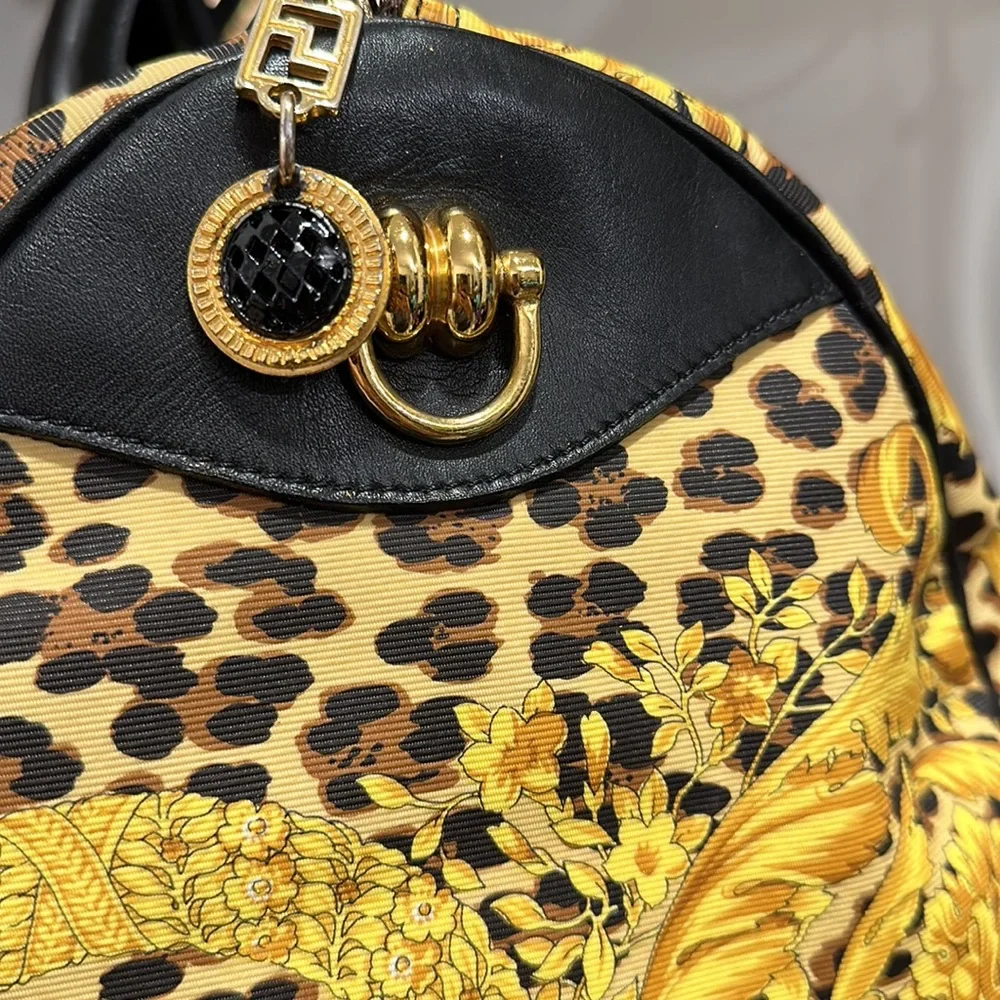 🔥Versace 2Way Travel Bag 🔥 - Picture 6 of 16